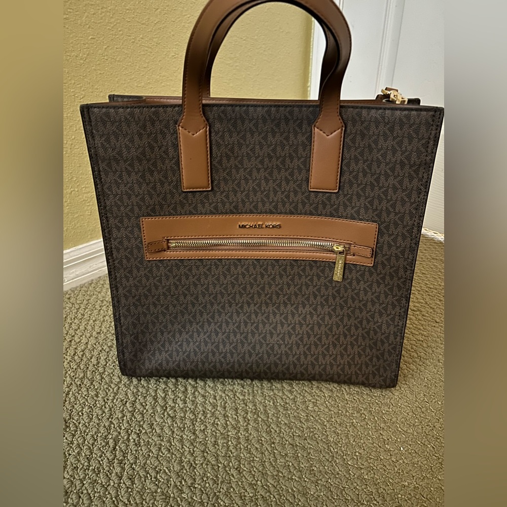 Michael Kors Bag. Great for lap top or shopping.